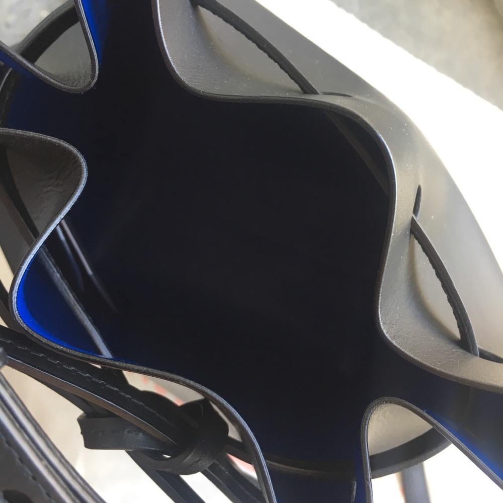 NEW Mansur Gavriel Mini Black/Cobalt Bucket Bag - Picture 4 of 5